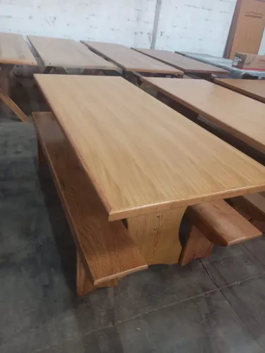 Mesa de Madeira com 2 Bancos