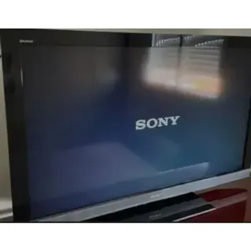 Vendo uma televisão sony bravia de 42 polegadas ela liga mais a imagem está rebolando 290