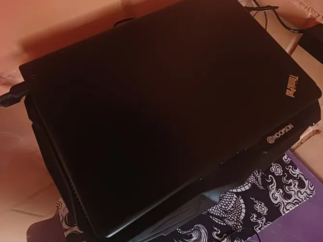 Notebook Modelo ThinkPad T460 (linha corporativa da Lenovo)