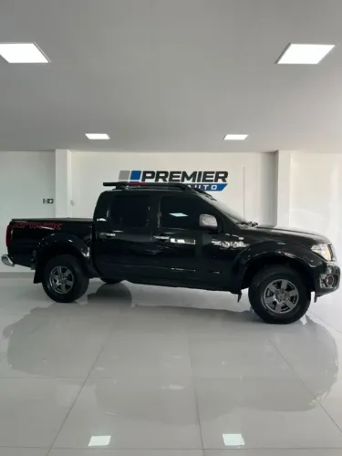 Nissan Frontier SV At.cd 4X4 2.5 TB Diesel Mec. 2013