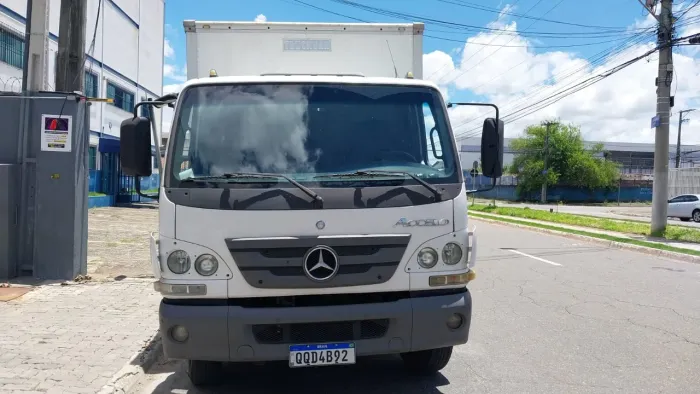 Caminhão Mercedes-Benz Accelo 1016