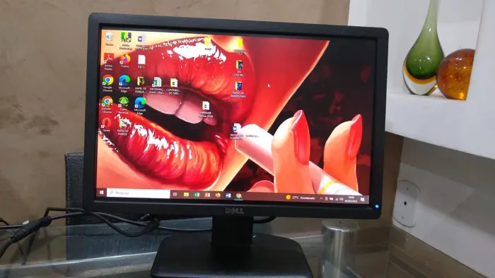 Monitor DELL 19 polegadas com adaptador HDMI. Parcelo no cartão 