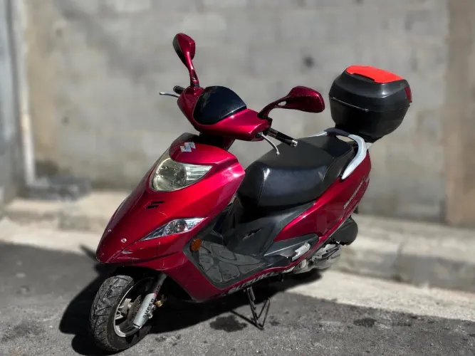 SUZUKI Burgman 125i (2014)