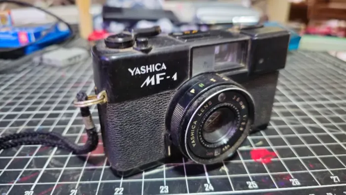 Camera analogica Yashica MF-1