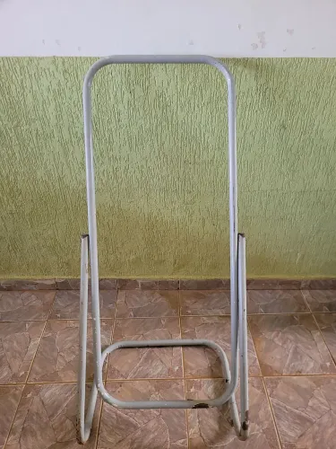 Base tubular para espelho