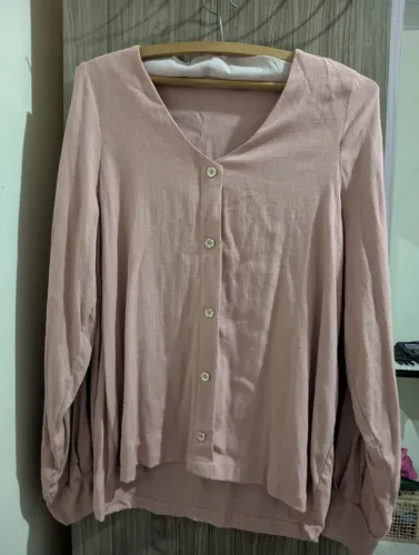 Camisa feminina de botões lã leve. ORIGINAL RENNER. Gola padre. Tamanho P/M.