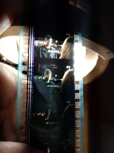 Trailer do Filme 8 MILE do Eminem em Película 35mm + Lata da Warner Bros de Trailer.