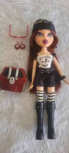 Boneca Bratz Treasures Roxxi