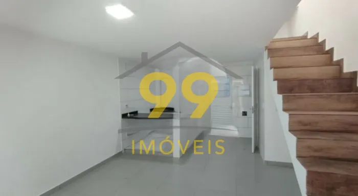 Casa para locação no Campo Grande, 3 dormitórios (1 suíte), 3 banheiros, 1 vaga.
