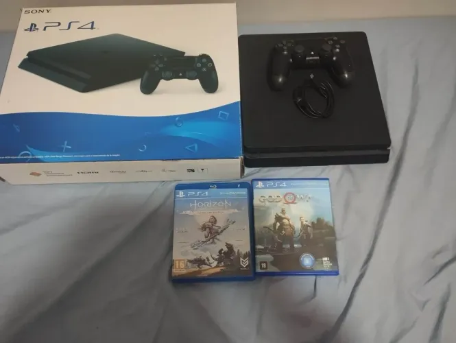 PlayStation 4 slim