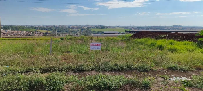 VENDE-SE TERRENO - JARDIM GOLDEN PARK II
