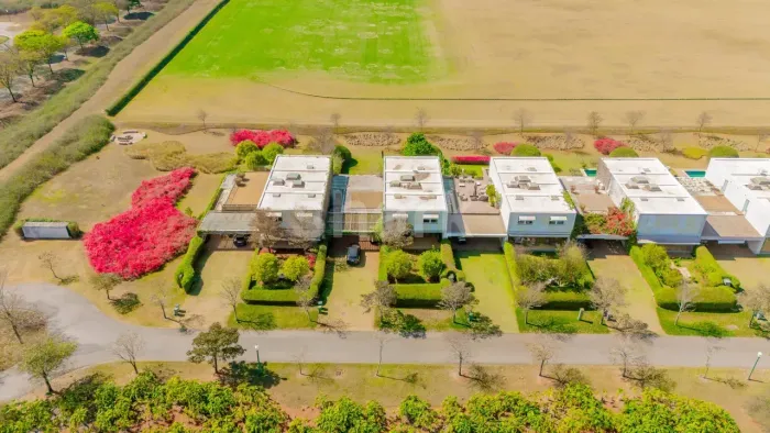 CASA EM CONDOMÍNIO FECHADO COM 800 M2 ÁREA TERRENO, 03 SUÍTES, FAZENDA BOA VISTA - PORTO F
