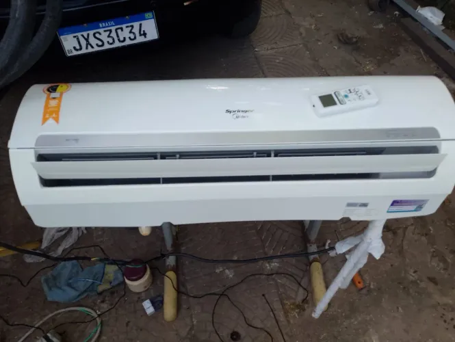 Central de ar 18000 BTUs R$1.200,00 incluso a instalação