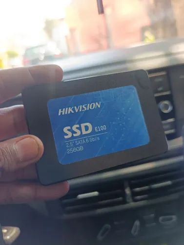 SSD hikvision 256gb ( defeito )