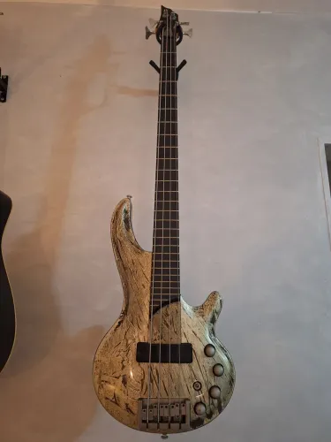 Contra baixo Cort Curbow Bass 4 cordas (Excelente estado)