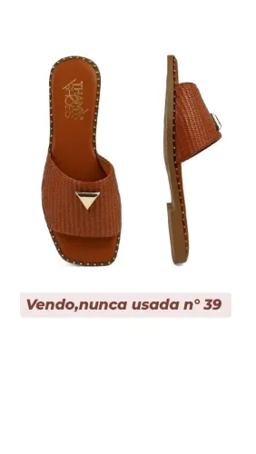 Sandália rasteira nova .na caixa número 39