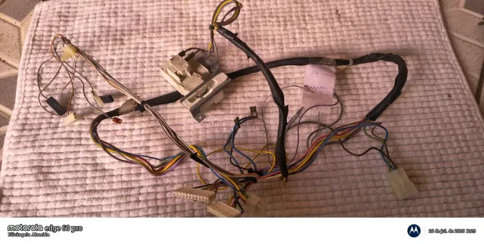 Trava da tampa com chicote elétrico (máquina de lavar roupa Electrolux)