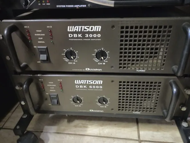 Amplificador Watson ciclotron dbk6000 e um dbk 3000
