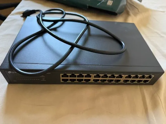 Switch TP-Link 24 Portas Gigabit TL-SG1024D - Na Caixa (Carcaça de Metal)