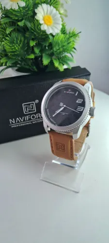 Relógio de pulso Naviforce.
