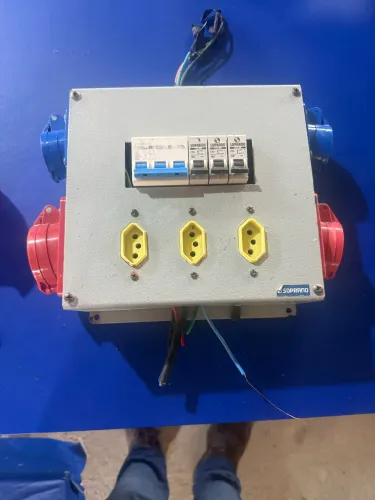 Quadro industrial Soprano 4 tomadas industrial 