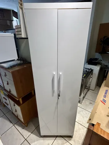 Multiuso duas portas com chave Novo