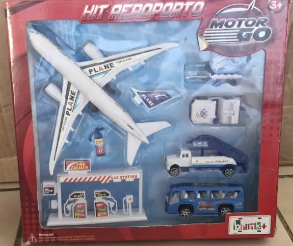 Brinquedo Kit Aeroporto da Motor Go inclui avião, veículos e posto de gasolina