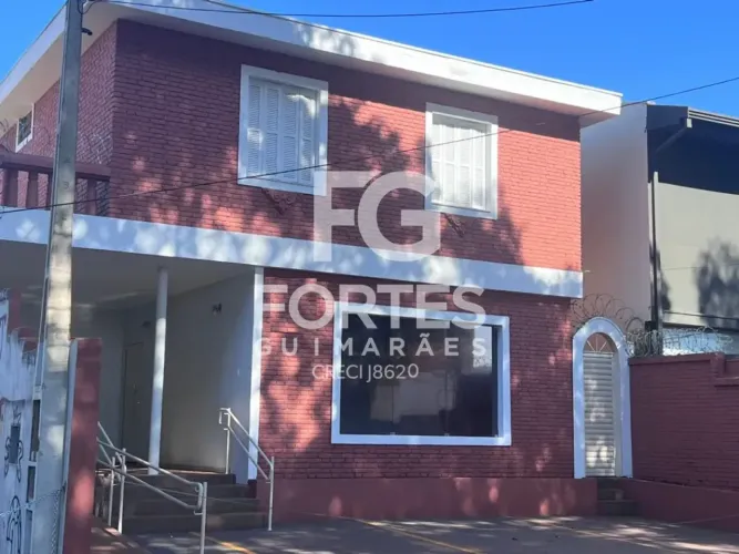 Imóvel Comercial Casa Sobrado 225m² sendo 4 salas com armários sendo 1 com banheiro privat