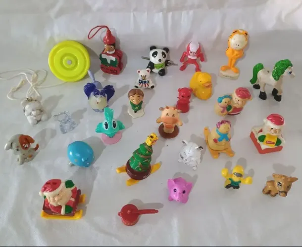 Lote de miniaturas de brindes bem antigos