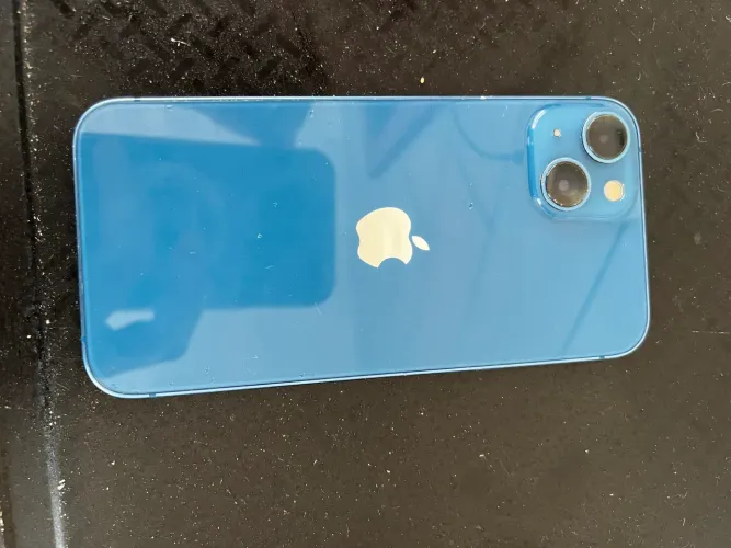 iPhone 13 azul