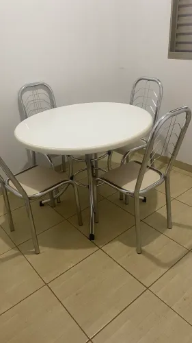 Mesa 4 cadeiras