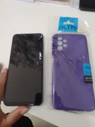Vende-se telefone Samsung m23 128 GB na cor verde apenas R$ 500,00 pronto para uso.