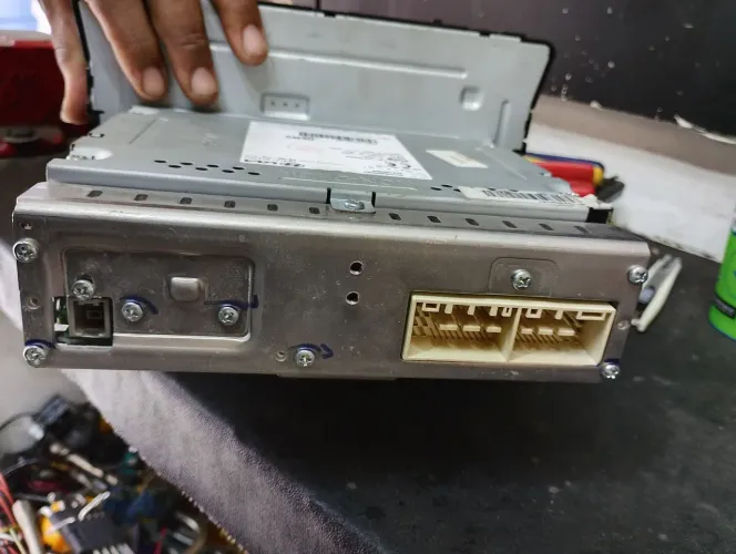 Rádio original da Amarok tá tudo funcionando perfeitamente , 300 reais