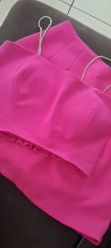 Conjuntinho rosa Pink short saia e cropped