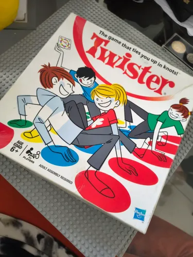 Jogo infantil Twister