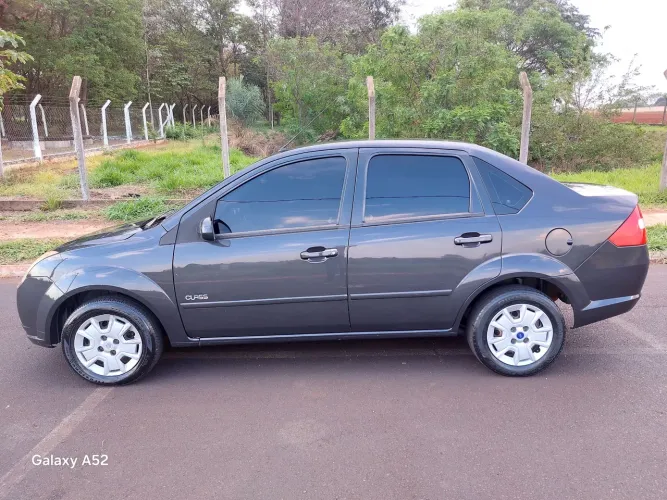 Ford Fiesta Sedan 1.0 8V Flex 4P 2009