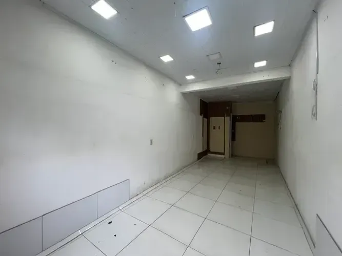 Imóvel para aluguel possui 20 metros quadrados em Cajazeiras X - Salvador - BA