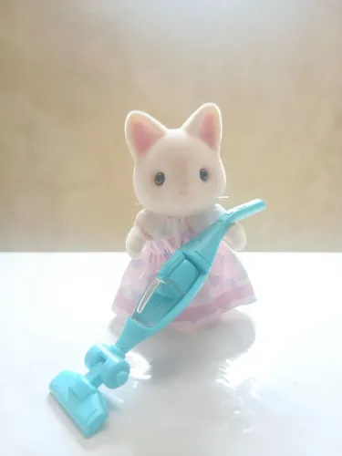 GATINHA SYLVANIAN FAMILIES - PEÇA AVULSA (IRMÃ) | COM ACESSÓRIO