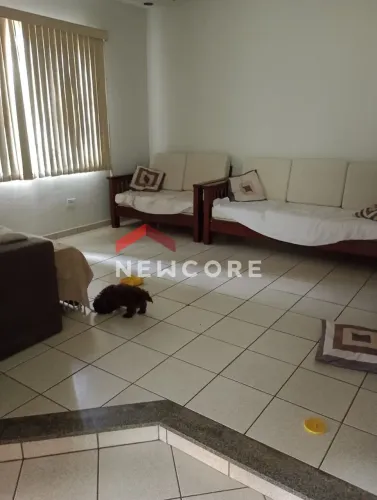 Casa em Avenida Godevino Alves da Rocha - Jardim Patrícia - Uberlândia/MG