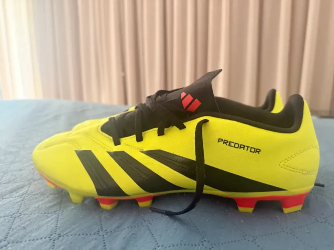 Chuteira Campo Adidas Predator 24 Club Unissex