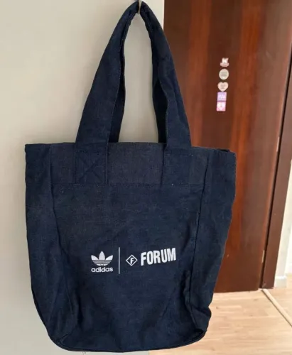 Bolsa Tote Adidas Originals x FORUM - Coleção Exclusiva (Jeans)