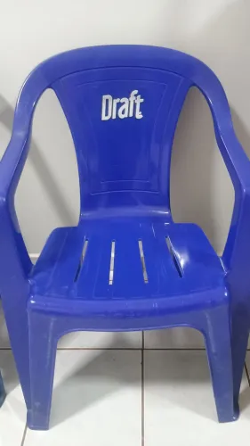 Cadeira de plástico