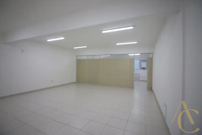 Sala para alugar - 77,12m² - Campinas | São José, SC.