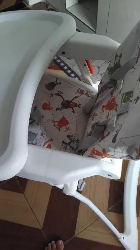 Cadeira de alimentaçao.