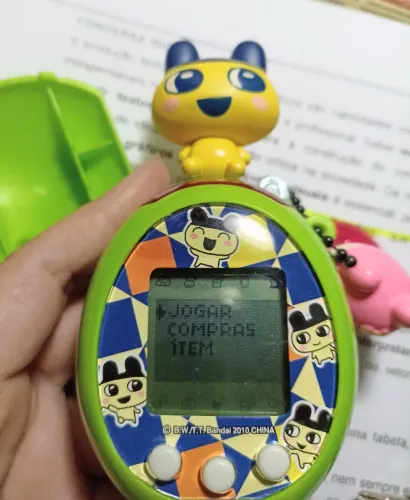 Tamagotchi Tama-Go verde