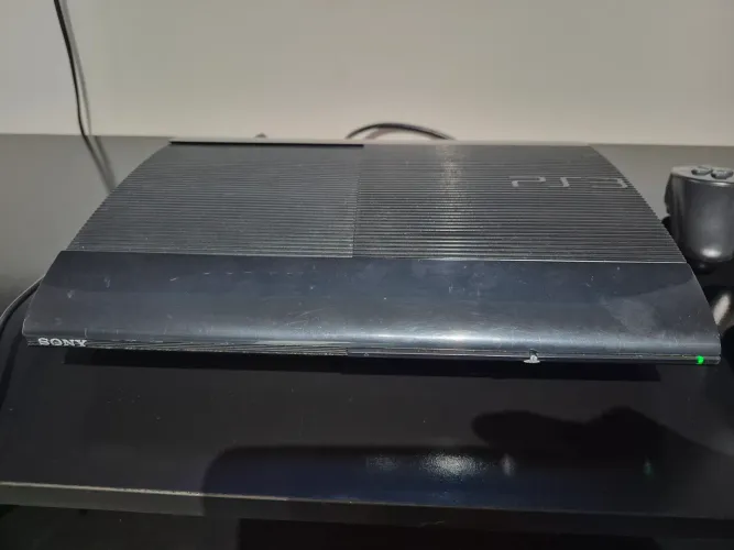 PS3 250GB desbloqueado + 2 Controles