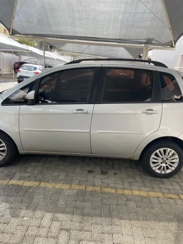 Fiat Idea Attractive 1.4 Fire Flex 8V 5P 2012