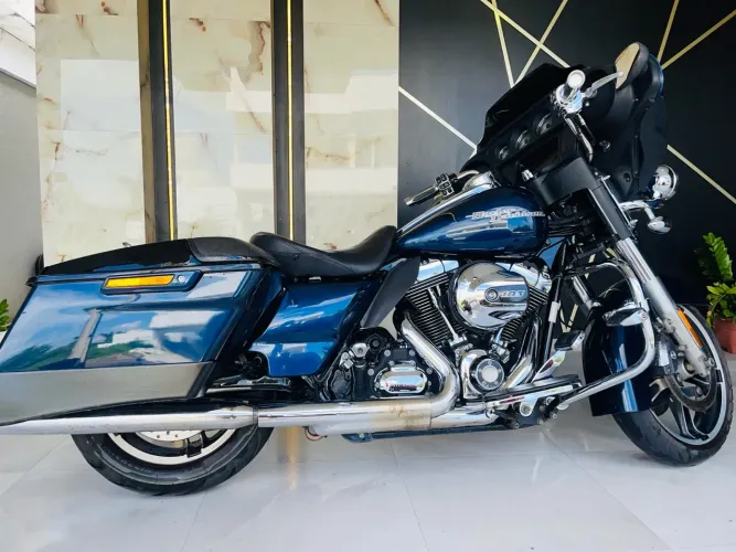 Harley Davidson Street glide 2014 com upgrade 