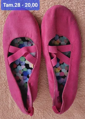 Tenis e sandalia