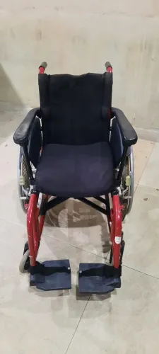 Cadeira de Rodas muito nova